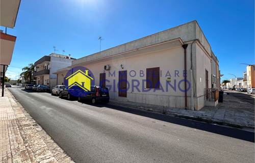 Elegante villetta con ottime rifiniture a Campi Salentina