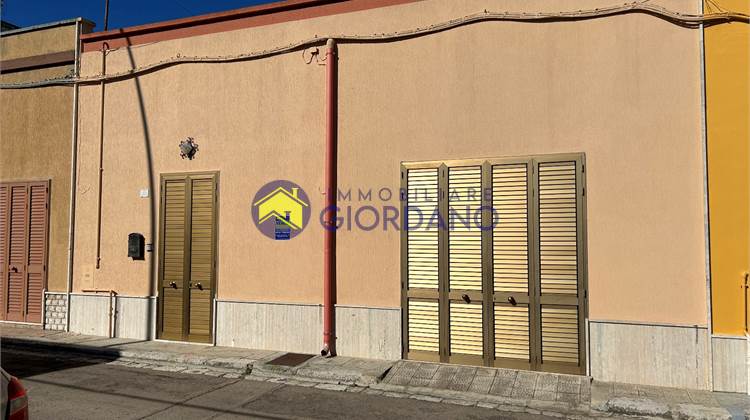 Single house for Sale in Squinzano