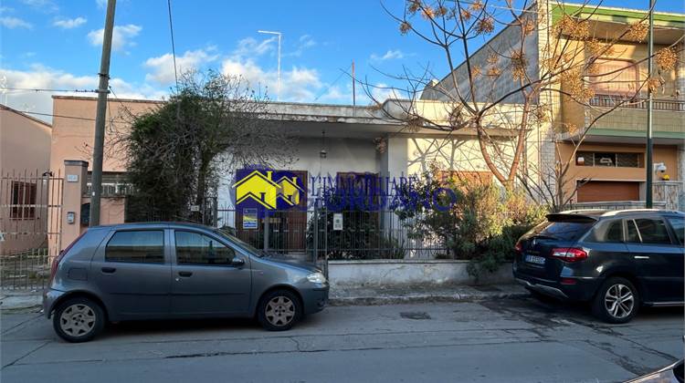 Villino da ristrutturare in zona centrale