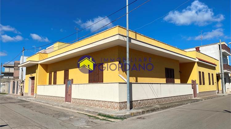 Villa for Sale in Squinzano