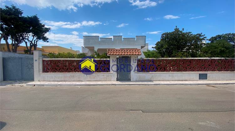 Villa for Sale in Squinzano