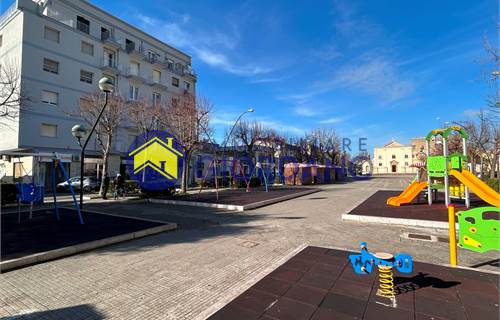 Appartamento al primo piano in zona Villa 