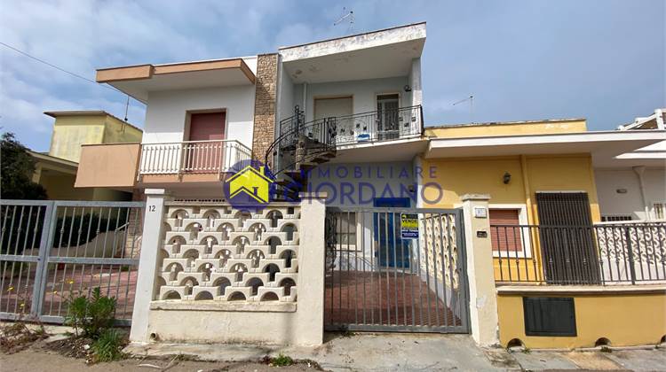 Interessante abitazione su due piani a Casalabate 