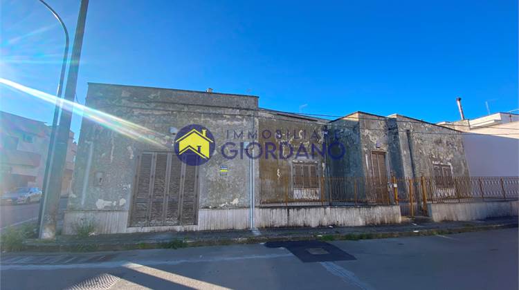 Single house for Sale in Campi Salentina