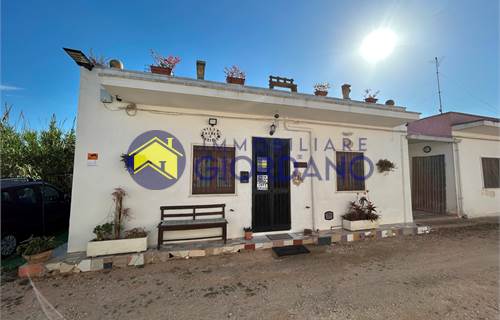 Abitazione con giardino vicina al mare di Casalabate 