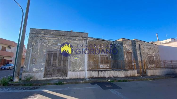 Single house for Sale in Campi Salentina