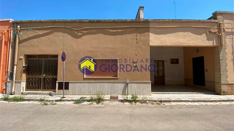 Single house for Sale in Squinzano