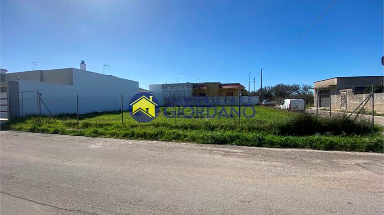 Suolo edificabile in zona semi periferica