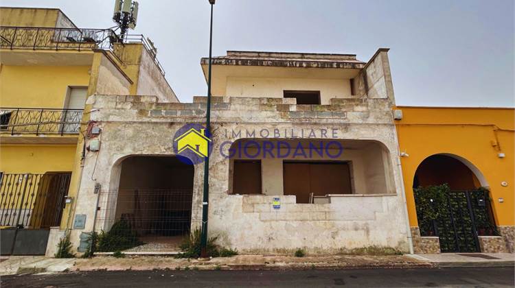 Single house for Sale in Squinzano