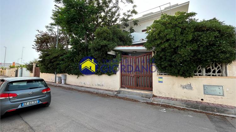 Villa for Sale in Trepuzzi