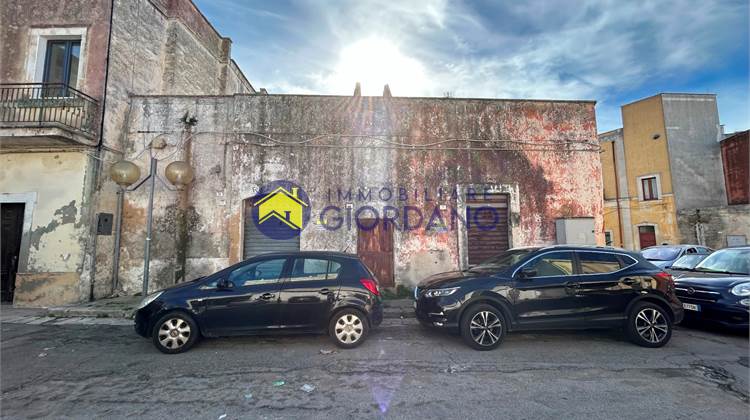 Monolocale uso commerciale o residenziale 