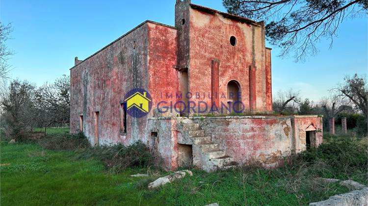 Masseria salentina con ampio terreno in agro di Squinzano