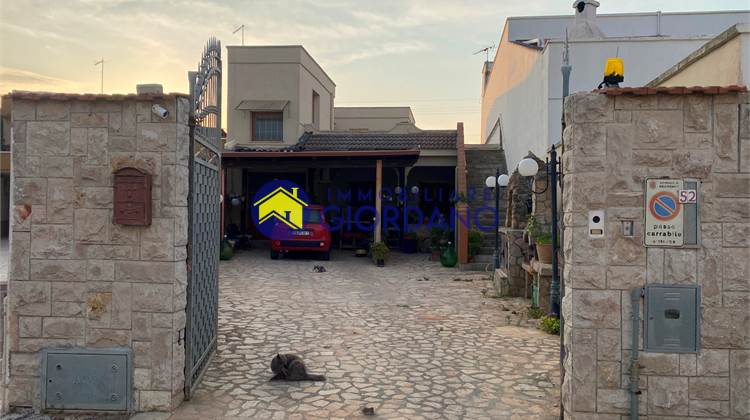 Villa for Sale in Squinzano